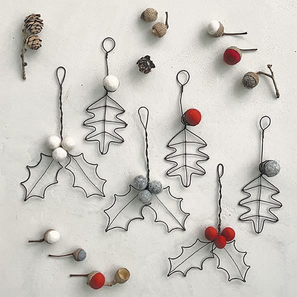 Red Rusty Wire Holly Leaf Christmas Decoration | East of India Christmas Decoration East of India Rusty Wire Holly Leaf Christmas Decoration - Red