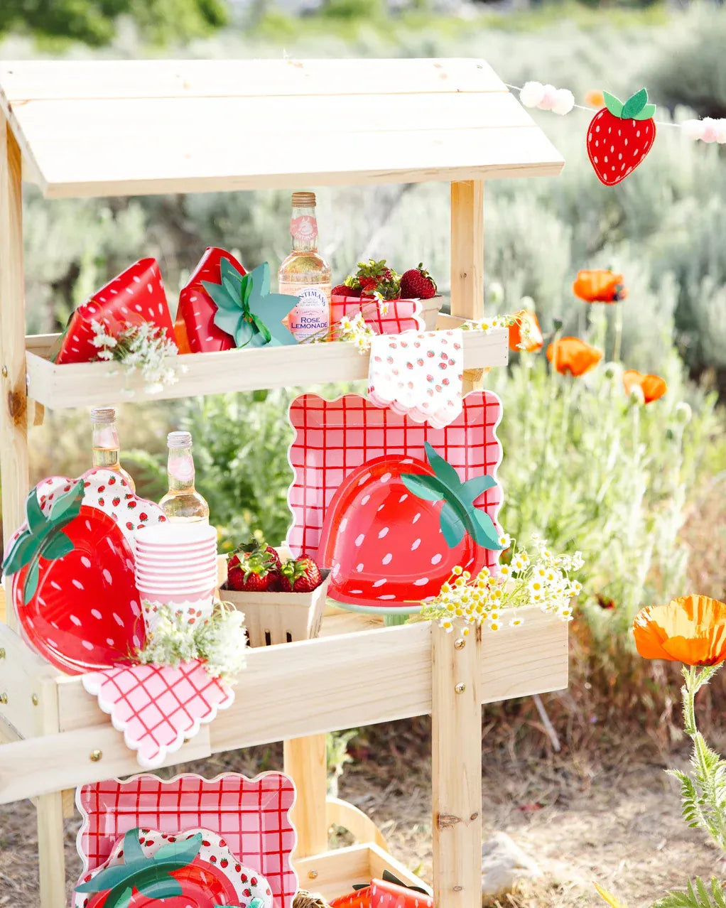 Strawberry Party Plates x 8 Disposable Plates Strawberry Party Plates x 8