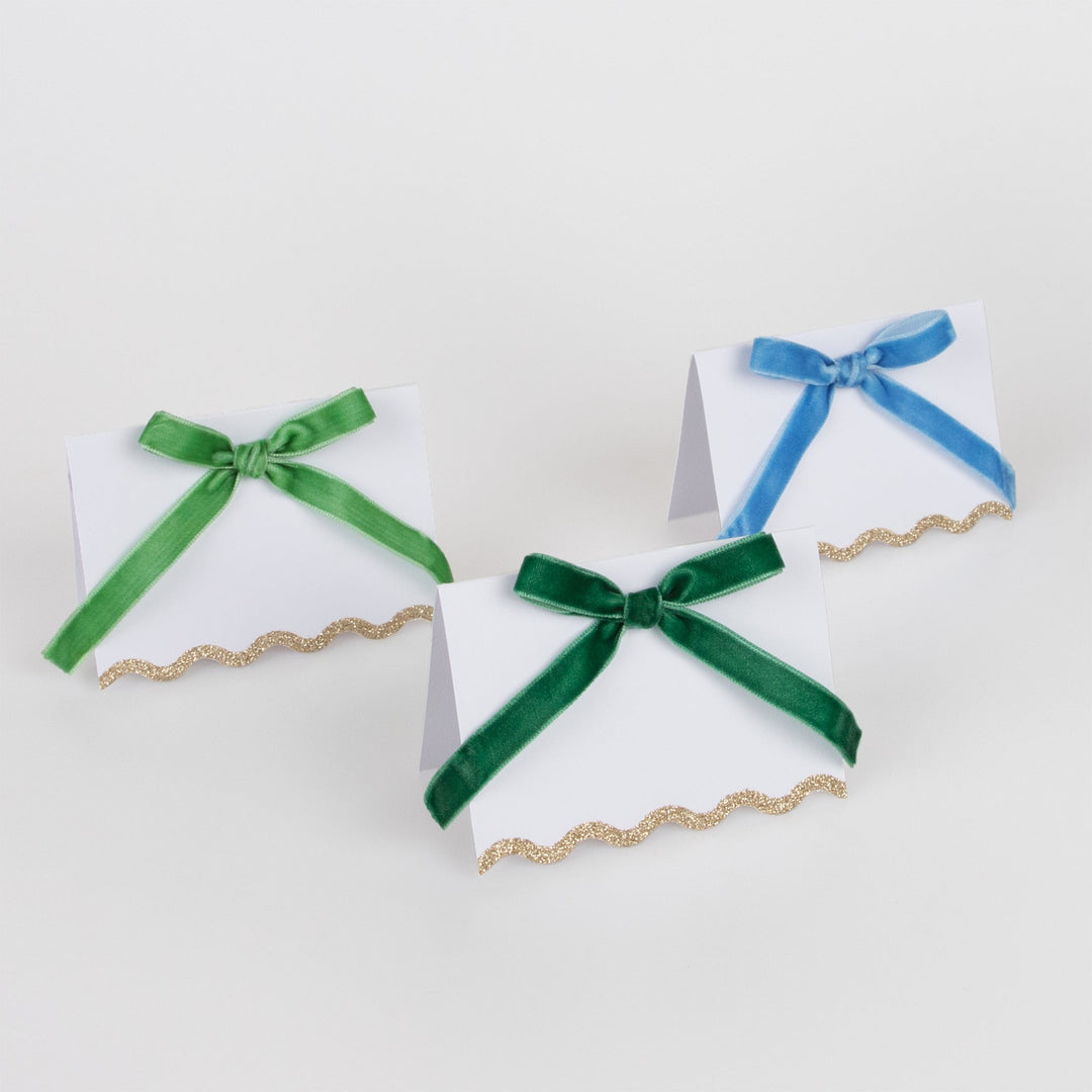 Velvet Bow Christmas Party Place Cards x 6 | Meri Meri Christmas Bows place cards Velvet Bow Christmas Party Place Cards x 6