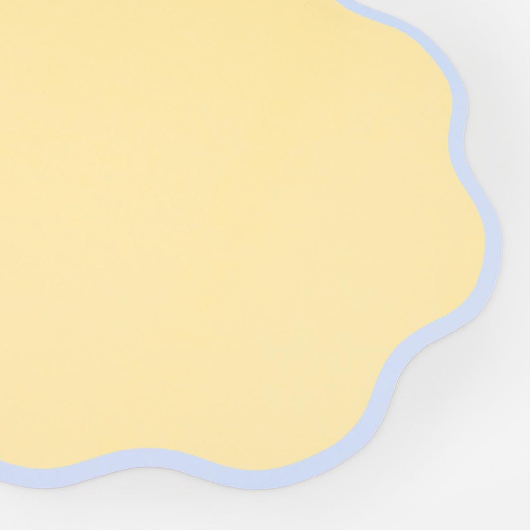 Wavy Round Paper Party Placemats x 12 | Meri Meri Placemats Wavy Round Paper Party Placemats x 12