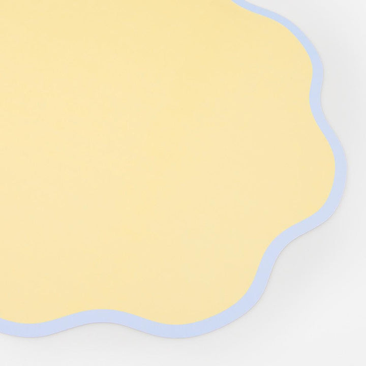 Wavy Round Paper Party Placemats x 12 | Meri Meri Placemats Wavy Round Paper Party Placemats x 12
