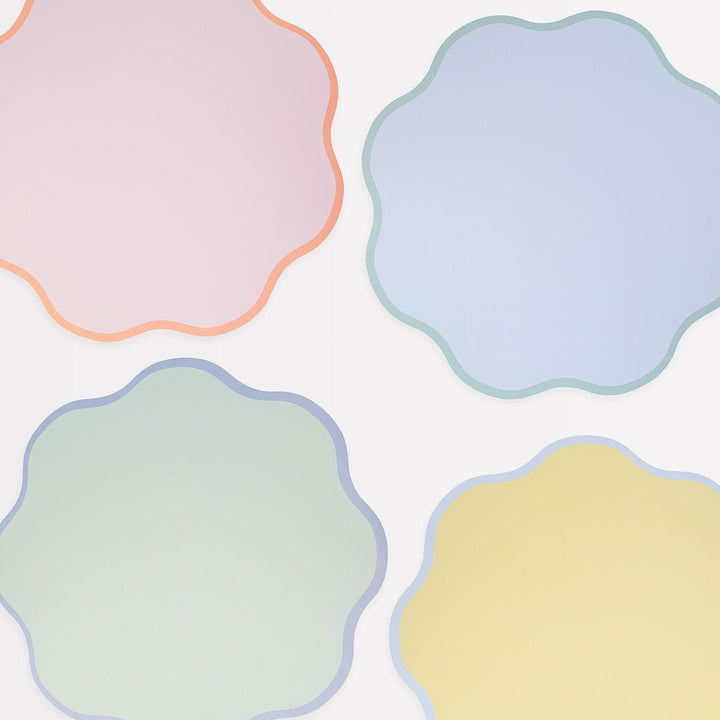 Wavy Round Paper Party Placemats x 12 | Meri Meri Placemats Wavy Round Paper Party Placemats x 12