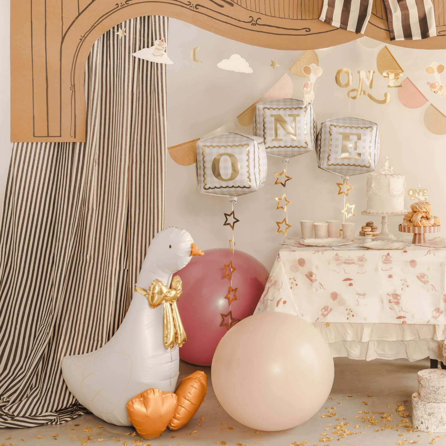 White Goose with Bow Foil Balloon Foil Ballooon White Goose with Bow Foil Balloon