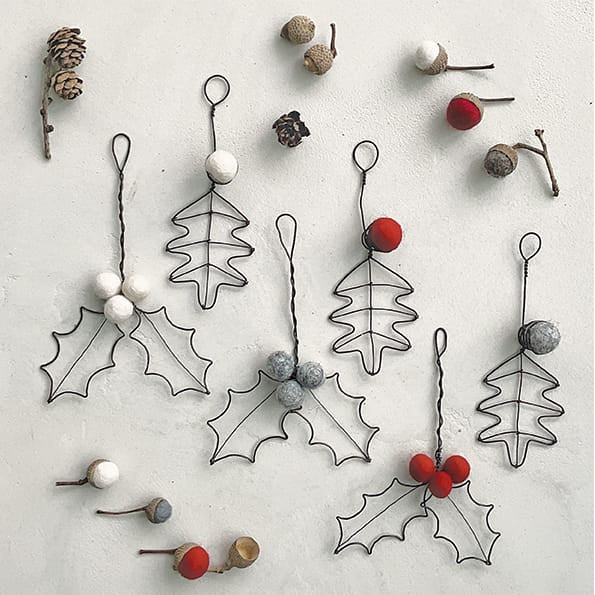 White Rusty Wire Holly Leaf Christmas Decoration | East of India Christmas Decoration East of India Rusty Wire Holly Leaf Christmas Decoration - White