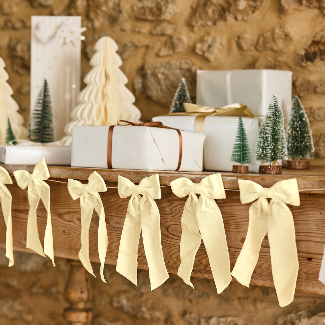 White Velvet Bow Garland - 2m | Hootyballoo Christmas Decorations Bunting White Velvet Bow Garland - 2m